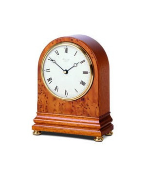 Quartz desk clock in wood